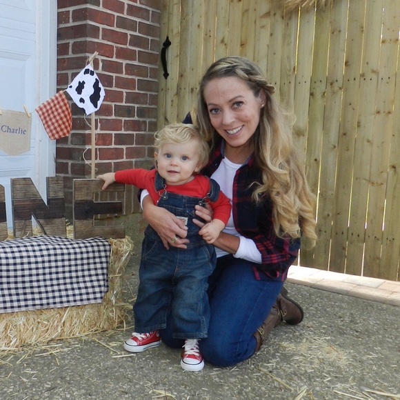 Meet your Posher, Julie - Picture 1 of 16